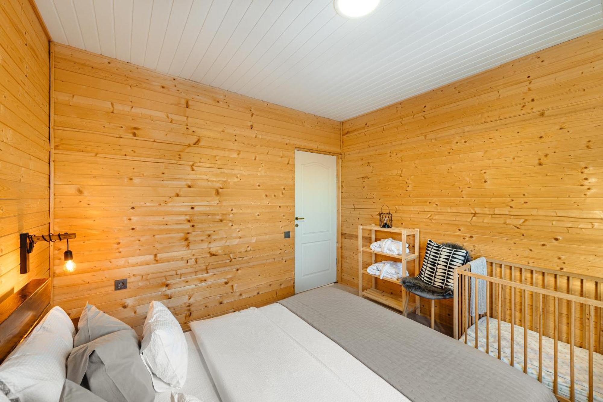 וילה Apusenity- Refugiu Modern In Inima Naturii, Aproape De
